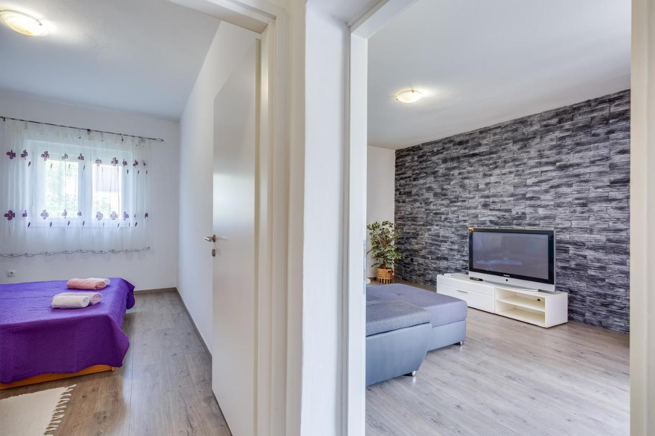 Apartment A & J Petrcane Eksteriør billede