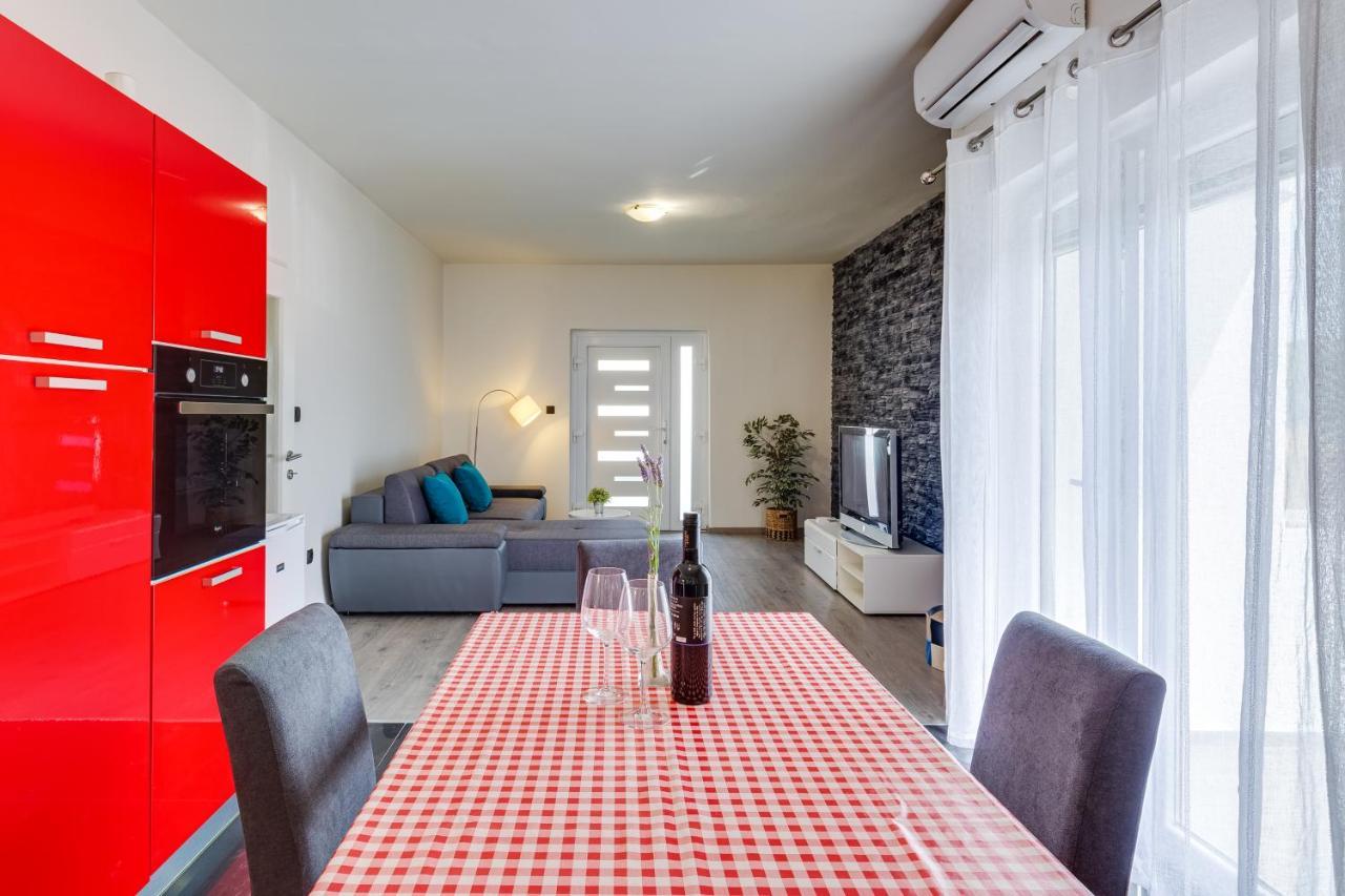 Apartment A & J Petrcane Eksteriør billede