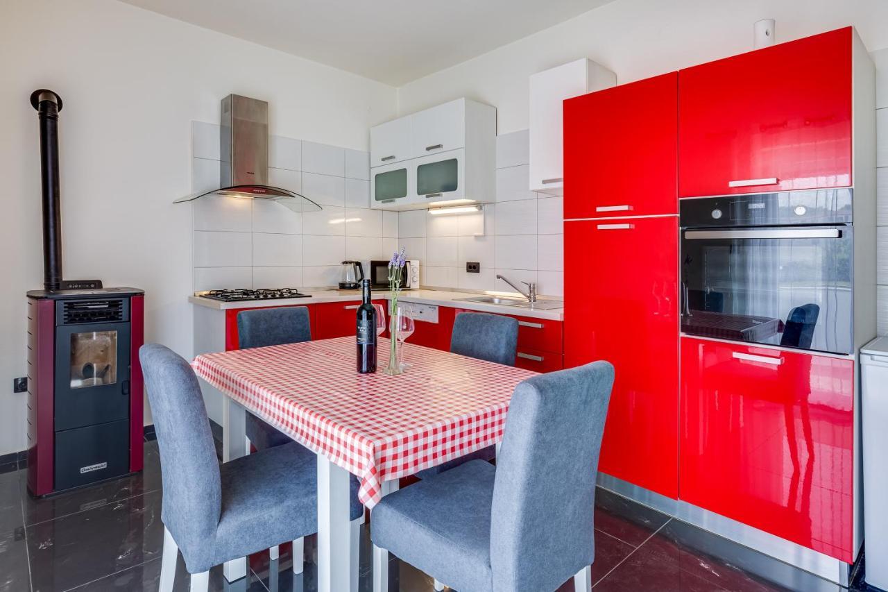 Apartment A & J Petrcane Eksteriør billede