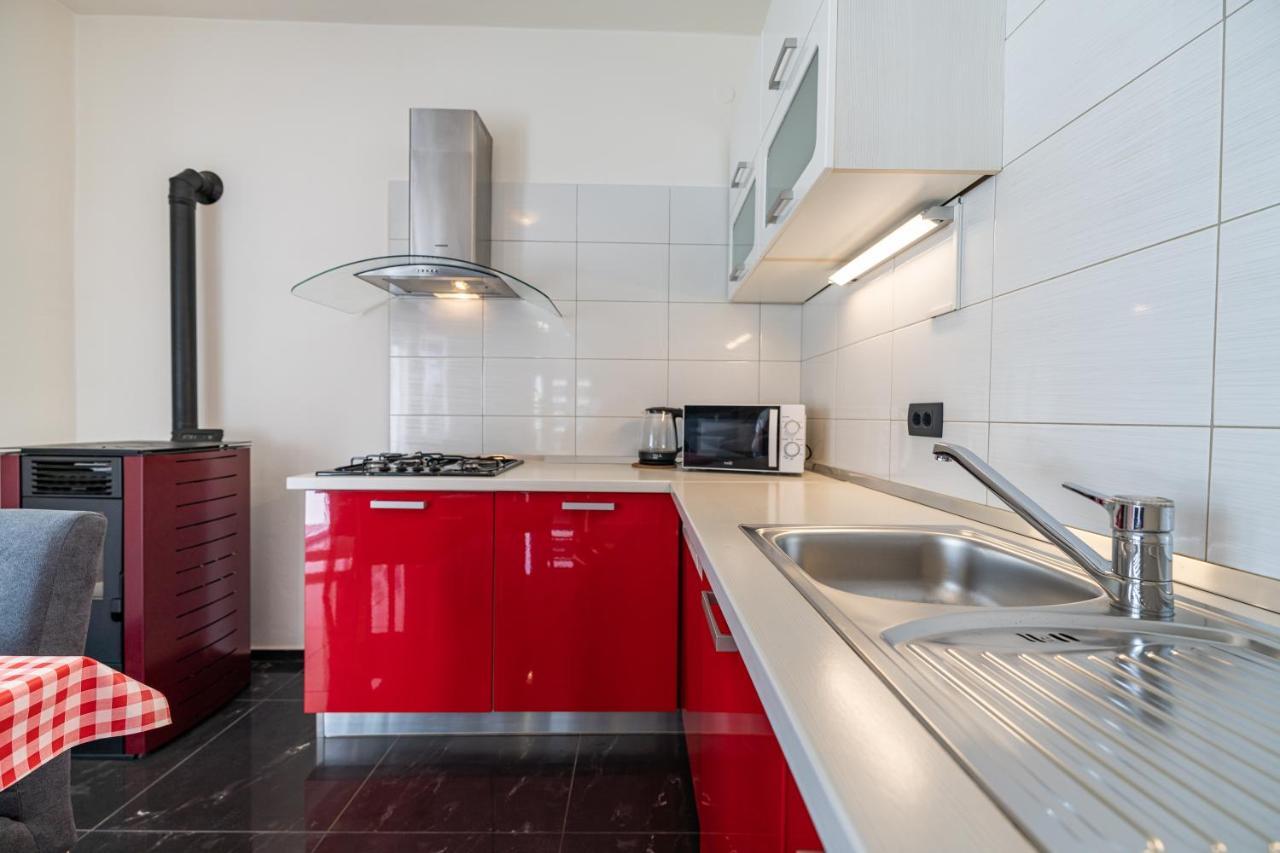 Apartment A & J Petrcane Eksteriør billede